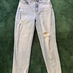 Madewell Women's Distressed Light Wash Distressed Jeans